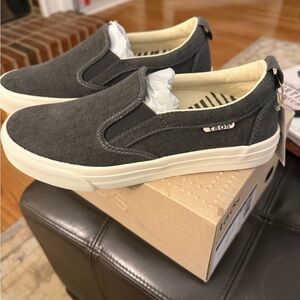 Taos Footwear Slip-On Shoes, new